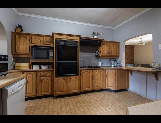 4 BEDROOM HOUSE FOR SALE IN ALBEMARLE EXT 2